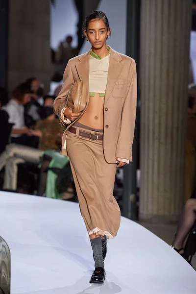 Look 40